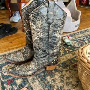 Circle G Tan Leather Cowboy Boots with Black Logo Detail